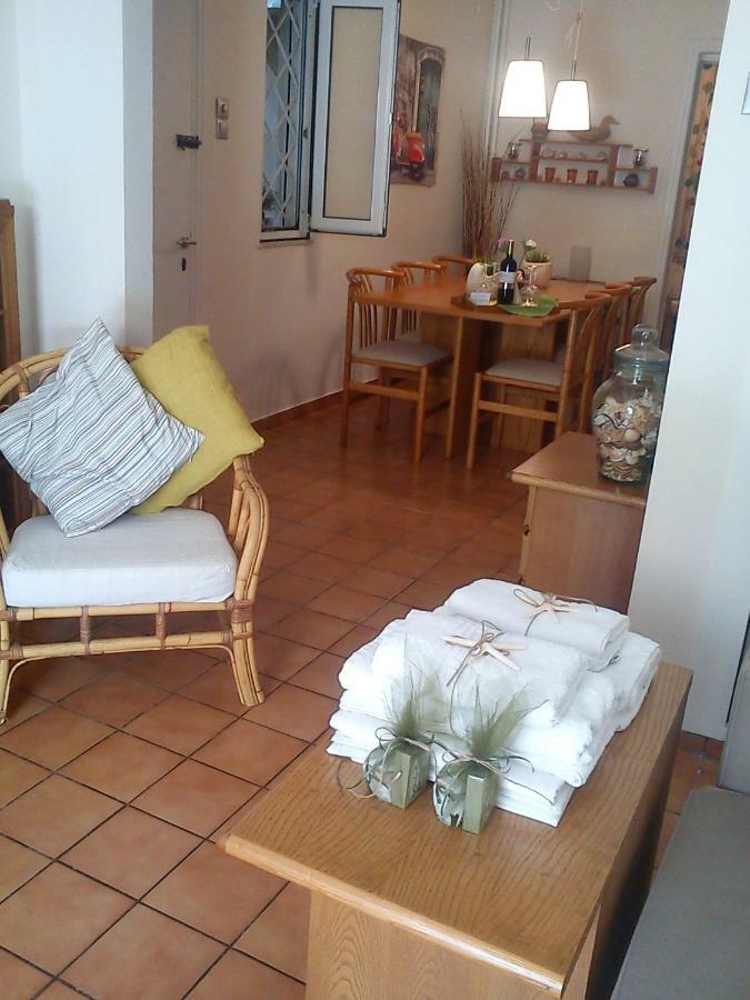 Comfortable garden Apt near Vouliagmeni beach Athen Eksteriør bilde